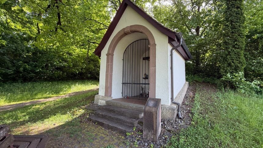 Scherers Kapelle, gelegen am Wasserturm, an der Ecke Hausener und Heerstraße. Foto: Peter Arnegger