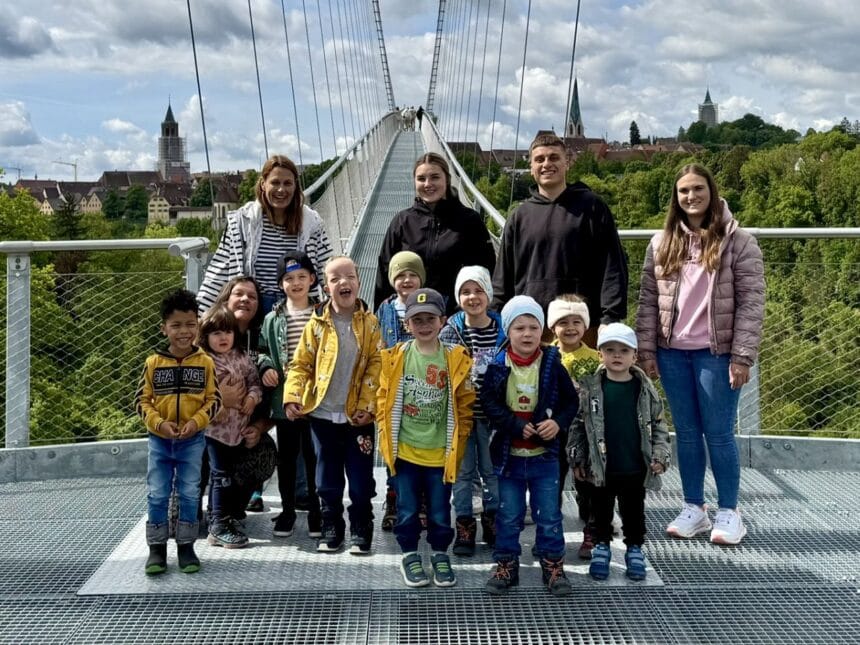 Die Kids vom Kindergarten „Räuberbande“ wagten sich auf die NECKARLINE (Foto: Stadt Rottweil / Koch).