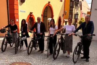 Die Stadtverwaltung Rottweil machte wieder beim STADTRADELN mit, von links Tanja Bitterwolf, Viktoria Bossert, Oberbürgermeister Dr. Christian Ruf, Emma Dorn vom Mobilitätsteam, Tanja Lemke sowie Alexander Stengelin (Foto: Stadt Rottweil / Bisinger)