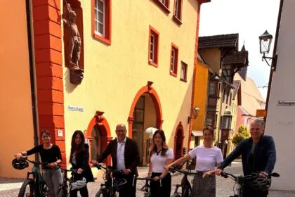 Die Stadtverwaltung Rottweil macht wieder beim STADTRADELN mit: Unser Bild zeigt von links Tanja Bitterwolf, Viktoria Bossert, Oberbürgermeister Dr. Christian Ruf, Emma Dorn vom Mobilitätsteam, Tanja Lemke sowie Alexander Stengelin (Foto: Stadt Rottweil / Bisinger)
