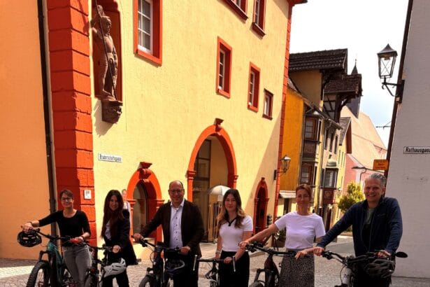 Die Stadtverwaltung Rottweil macht wieder beim STADTRADELN mit: Unser Bild zeigt von links Tanja Bitterwolf, Viktoria Bossert, Oberbürgermeister Dr. Christian Ruf, Emma Dorn vom Mobilitätsteam, Tanja Lemke sowie Alexander Stengelin (Foto: Stadt Rottweil / Bisinger)