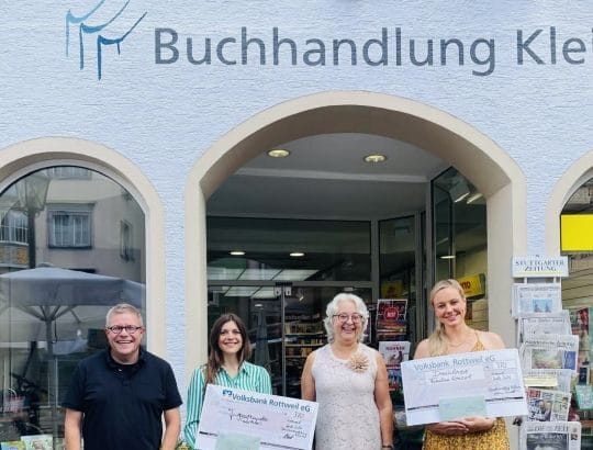 2026 07 16 spendenübergabe buchhandlung klein