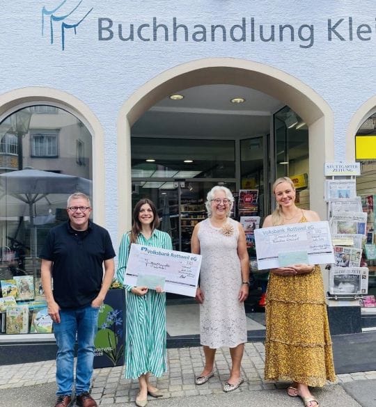 2026 07 16 spendenübergabe buchhandlung klein