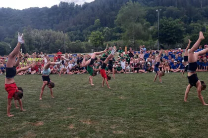 260723 kitufehandstand