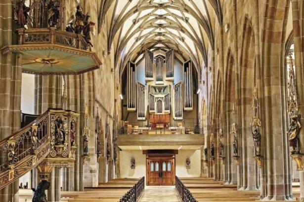 1 heilig kreuz münster rottweil blick zur orgel quer foto hildebrand