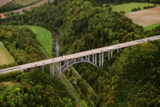 talbruecke neckarburg mit a 81 i bildnachweis hajo dietz
