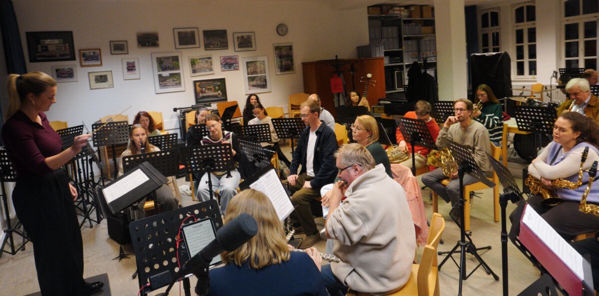 Noch wird konzentriert geprobt. Foto: Annika Kußberger