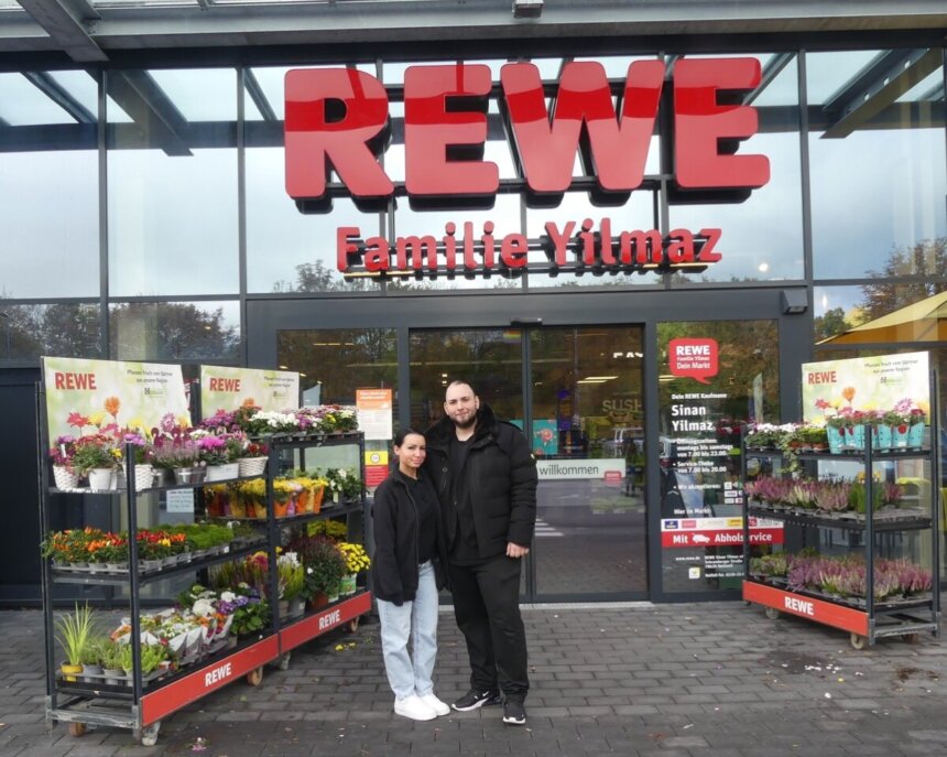 v.l.n.r.: Vanessa und Sinan Yilmaz, Rewe-Markt Rottweil – Rottweil