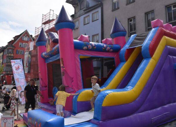 260718 brücken 1538hüpfburg