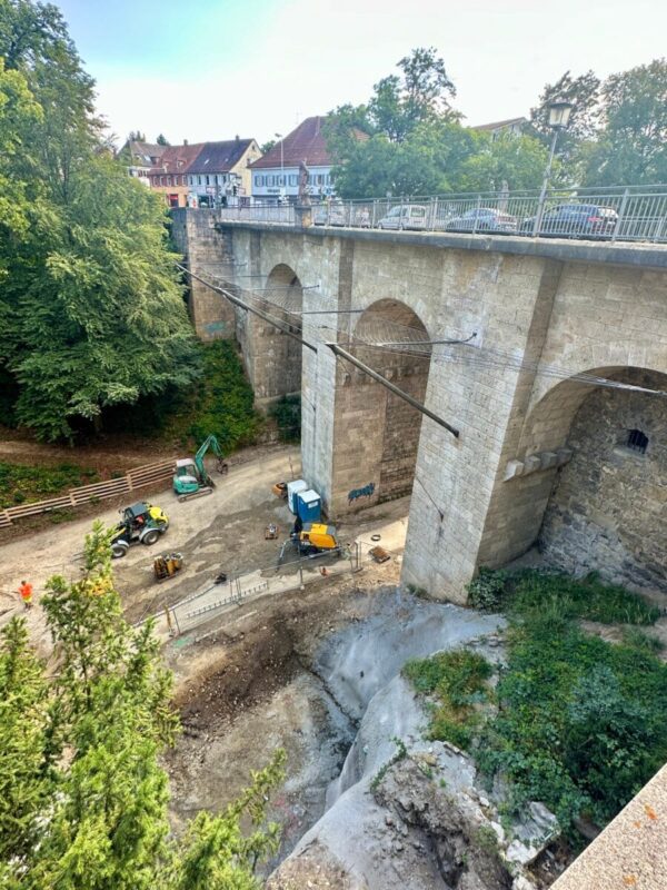aufzug hochbrücke oben